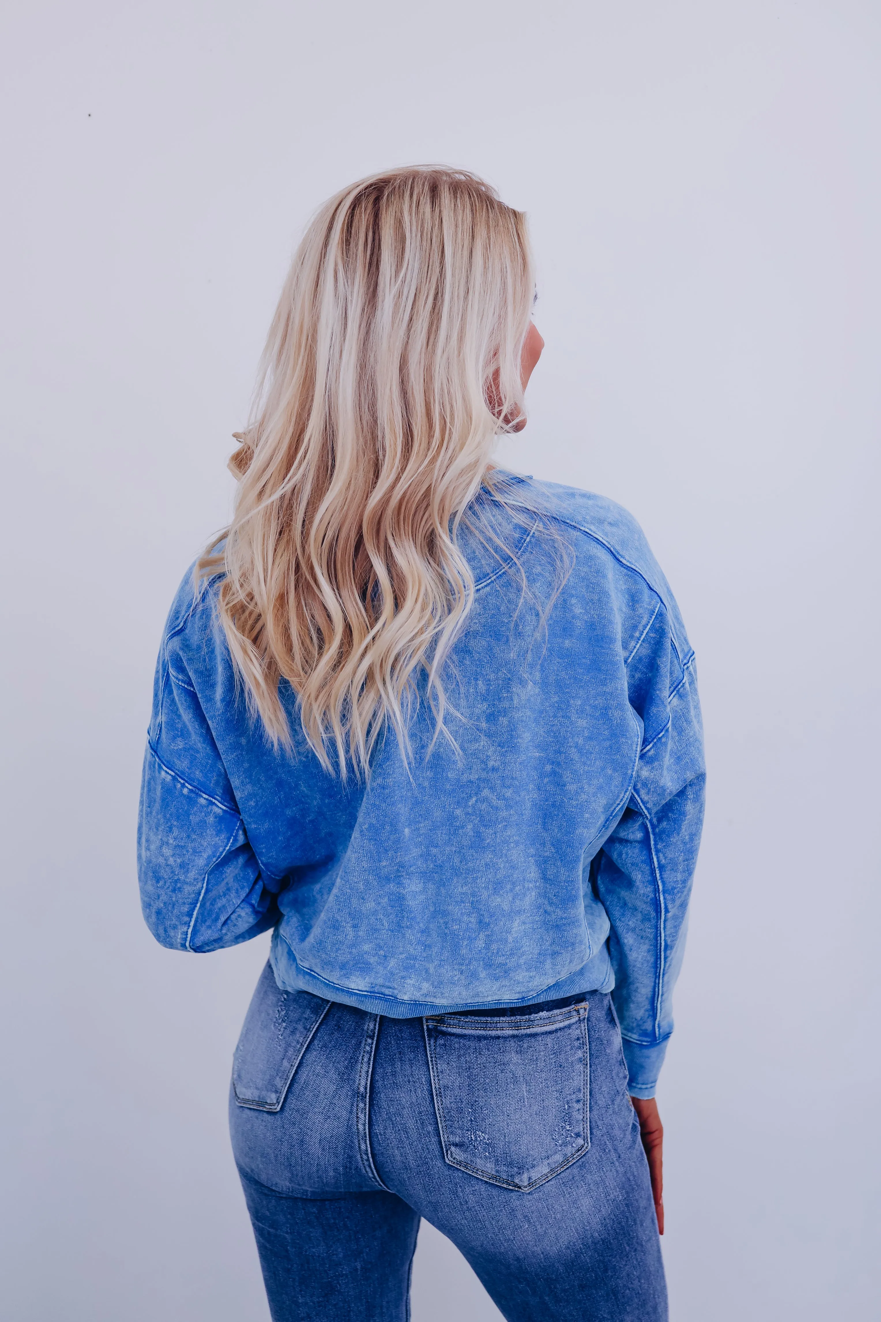 Amanda Acid Washed Cropped Sweatshirt - Blue