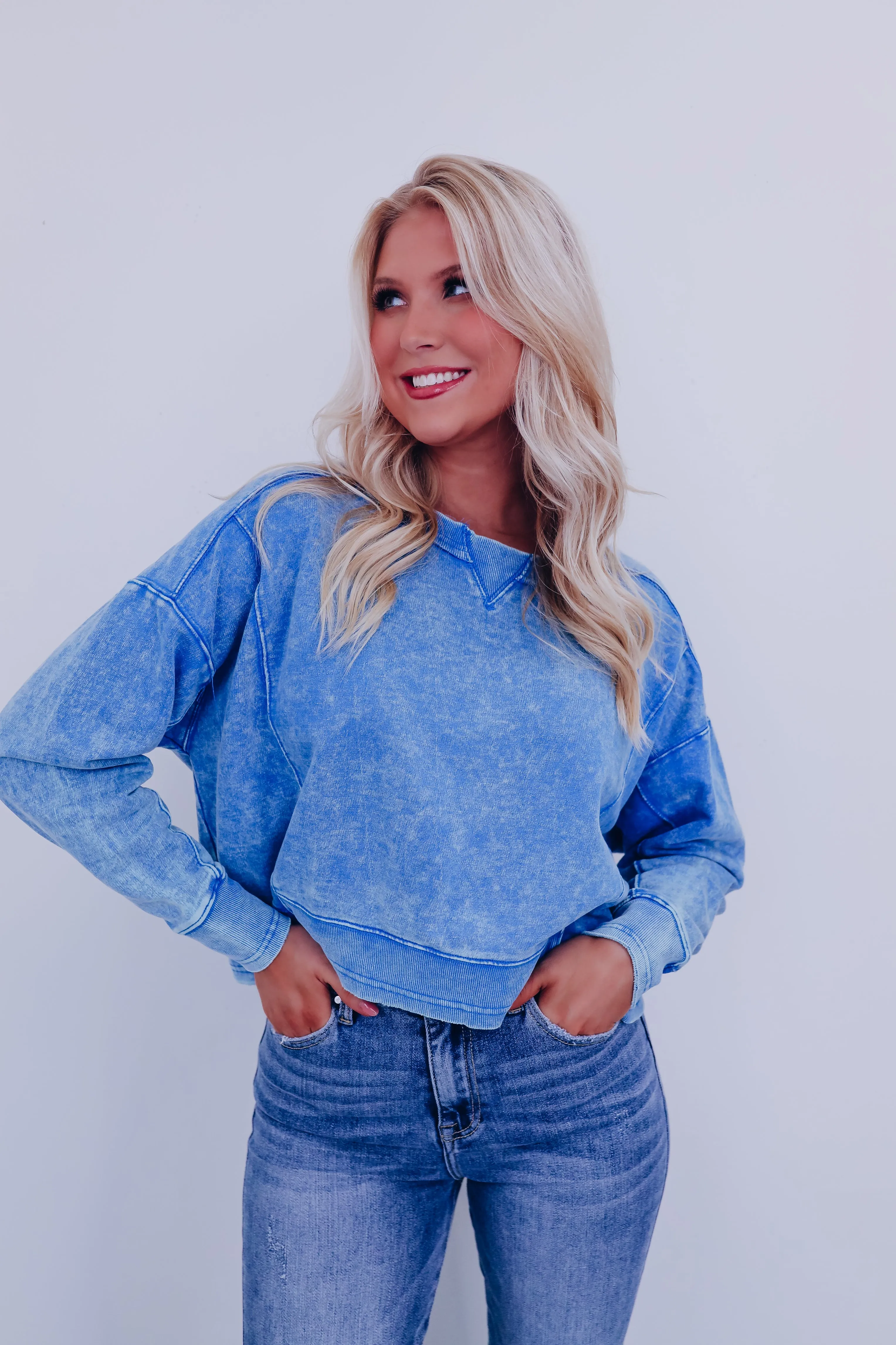 Amanda Acid Washed Cropped Sweatshirt - Blue