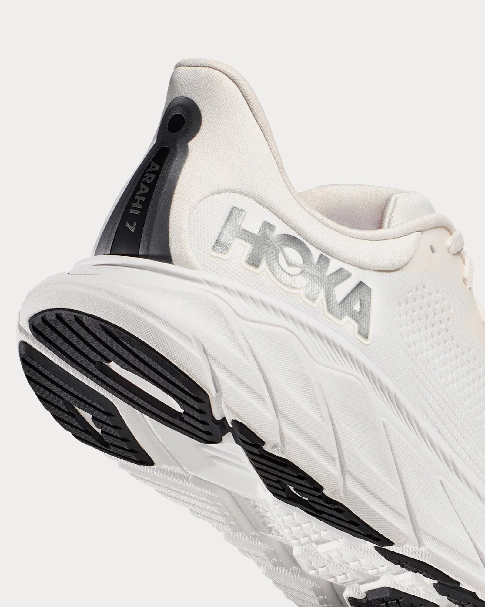Arahi 7 Blanc De Blanc / Steel Wool Running Shoes
