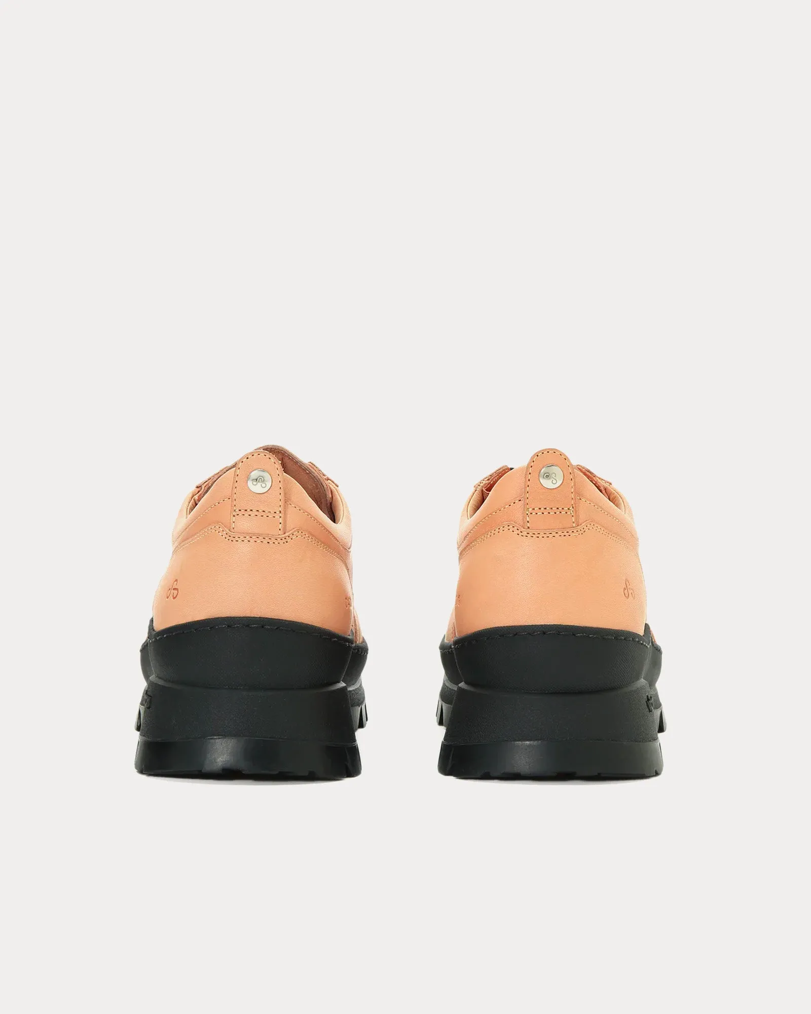 Auth Trek Natural Low Top Sneakers