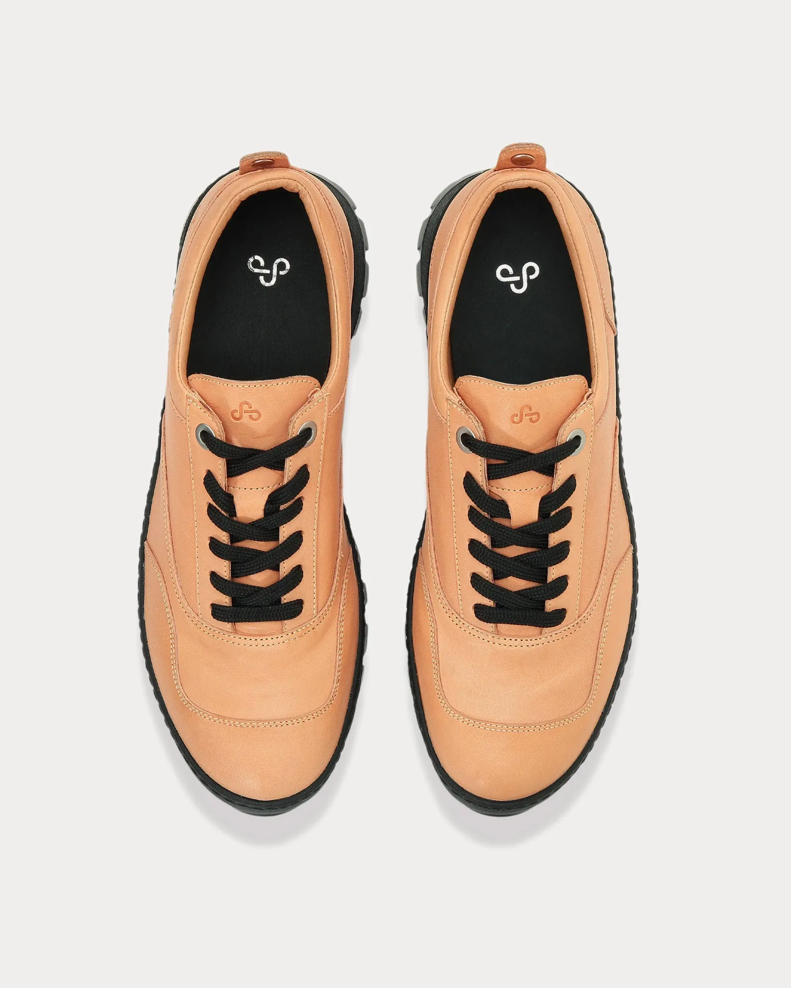 Auth Trek Natural Low Top Sneakers