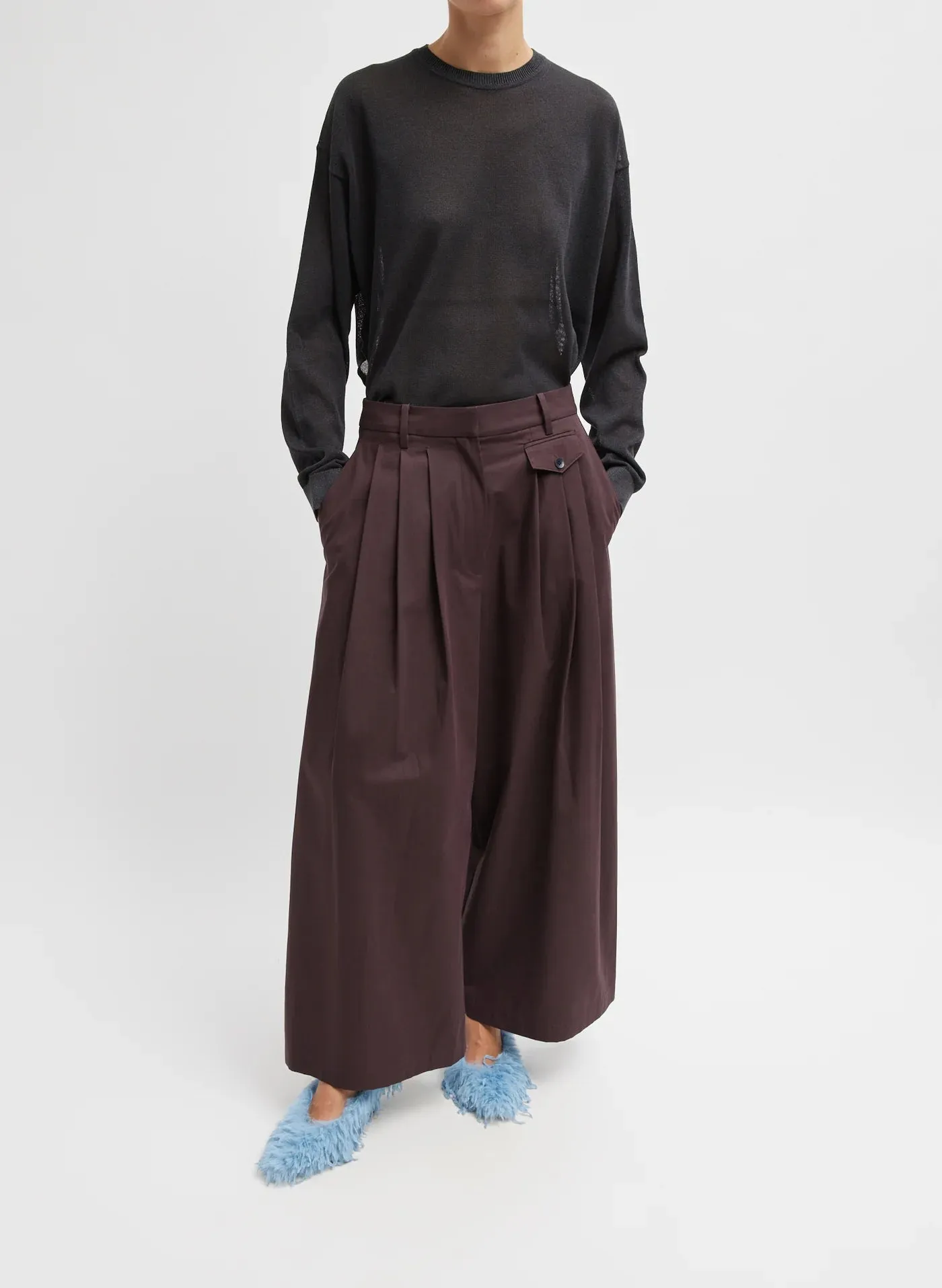 Bio Twill Triple Pleat Croppped Pant in Plum