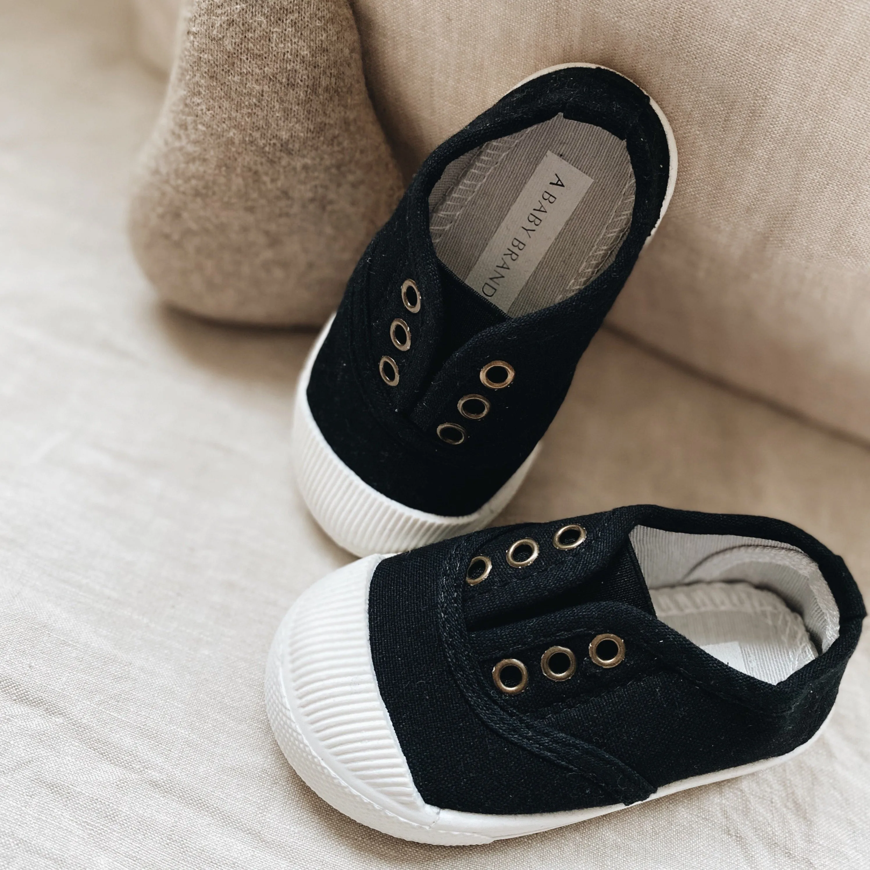 Caro Canvas Pump Shoes with Rubber Sole (Black)