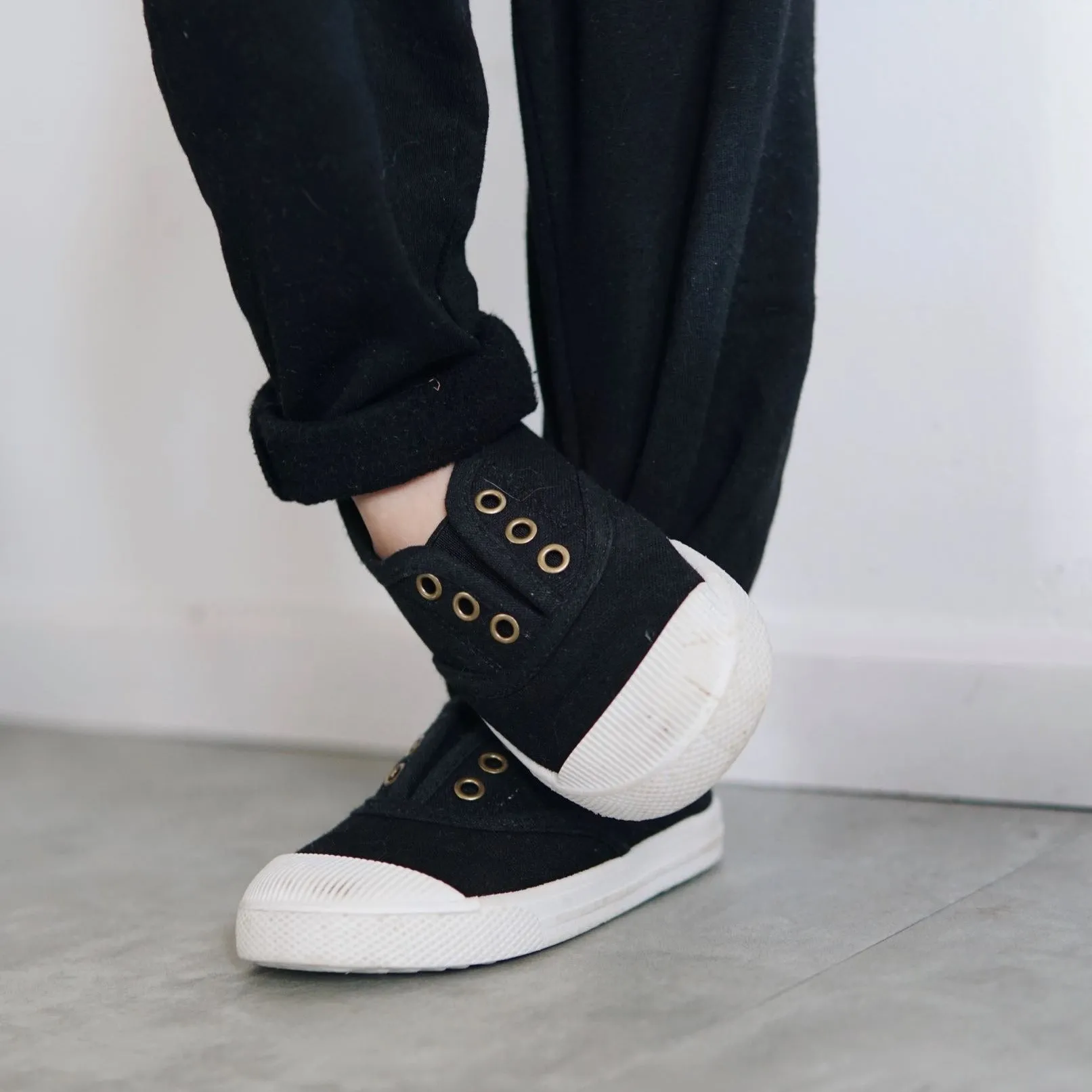 Caro Canvas Pump Shoes with Rubber Sole (Black)