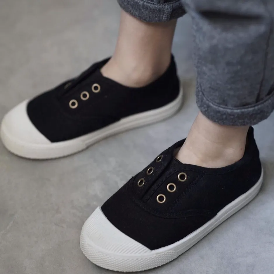 Caro Canvas Pump Shoes with Rubber Sole (Black)