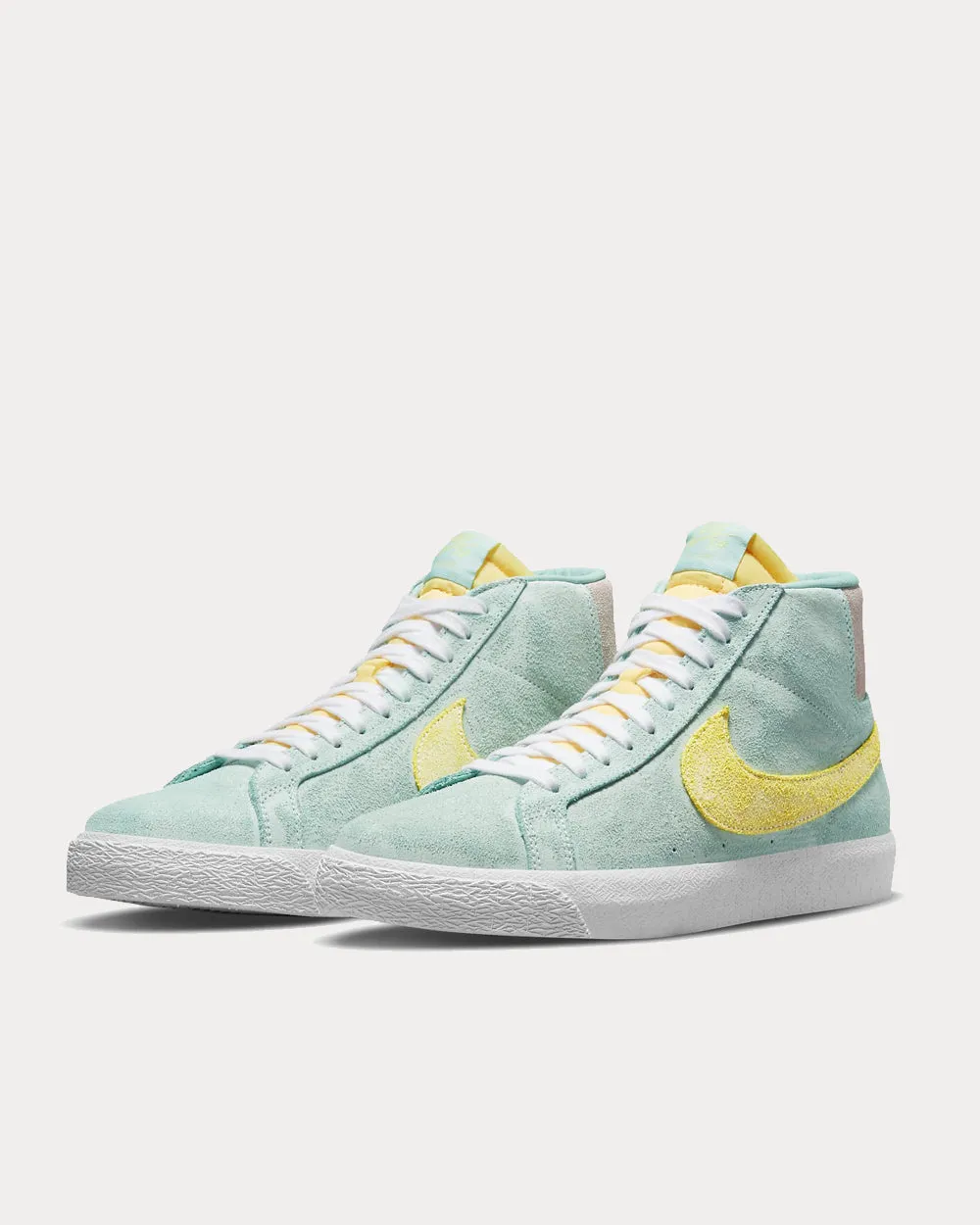 SB Zoom Blazer Mid Premium Light Dew/Green Glow/Arctic Punch/Light Citron High Top Sneakers