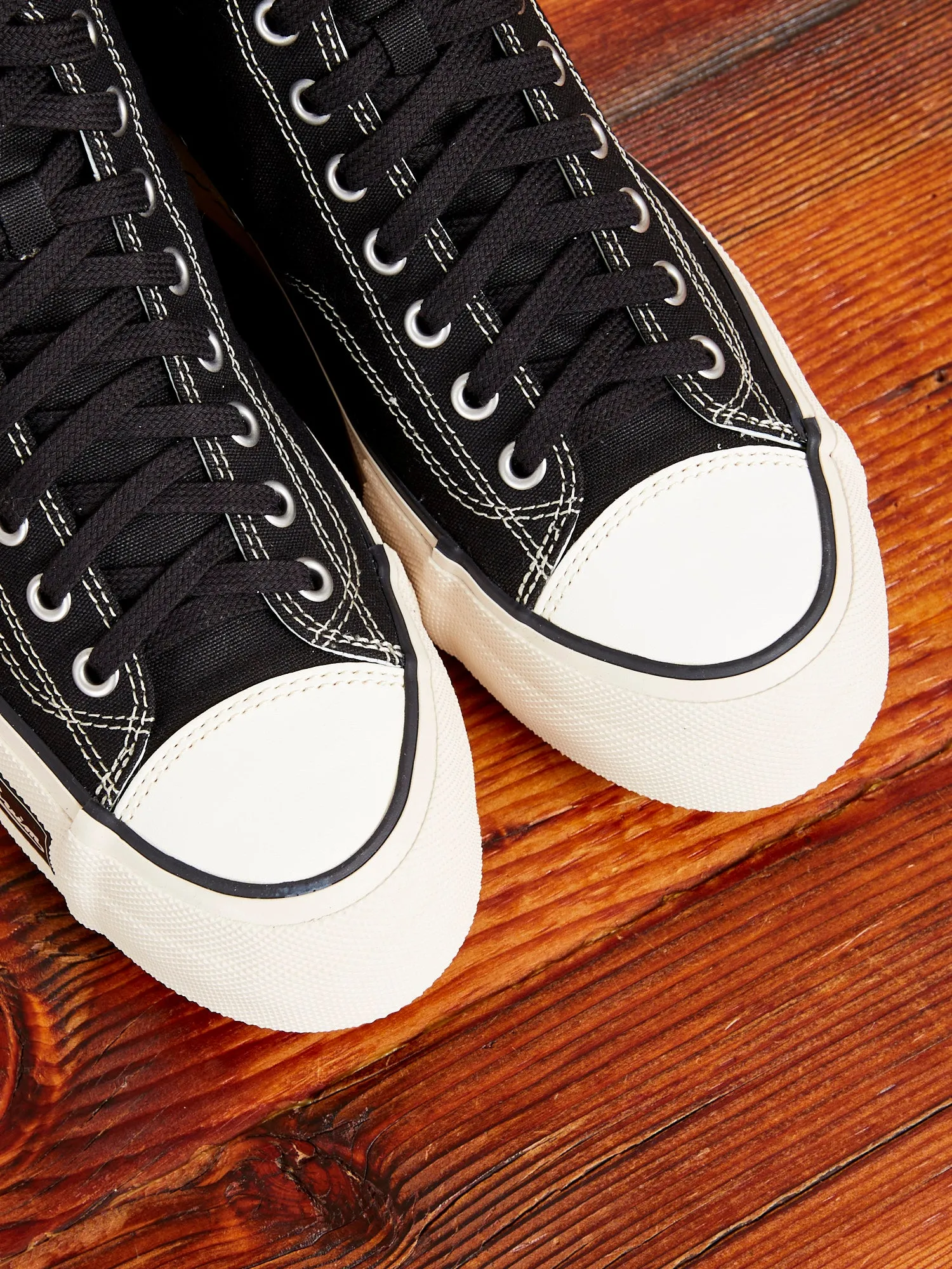 Skagway Hi Patten in Black