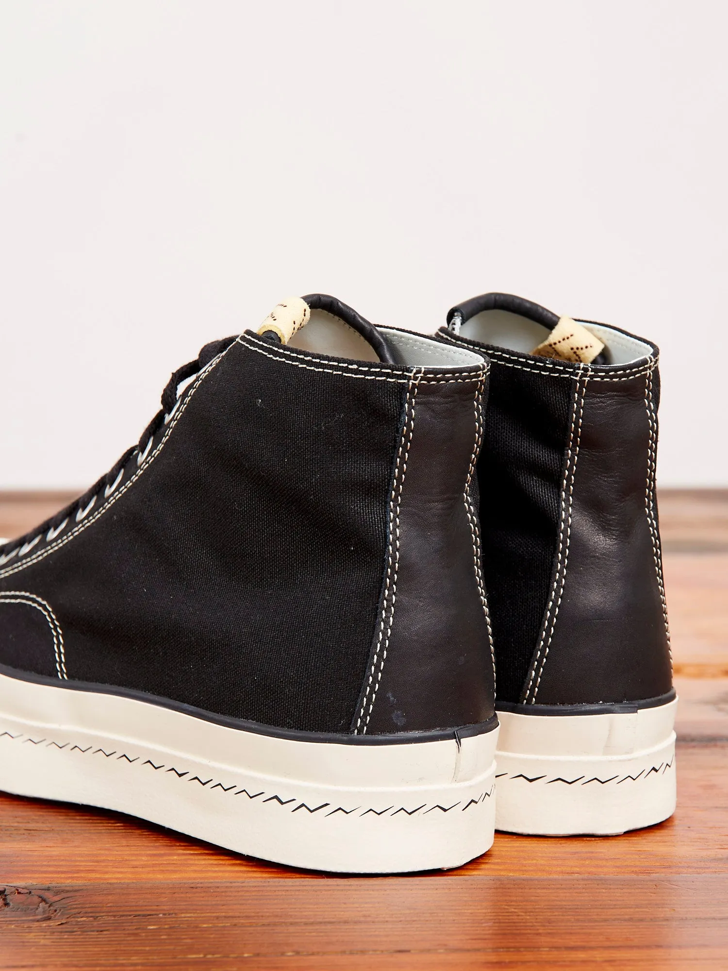 Skagway Hi Patten in Black