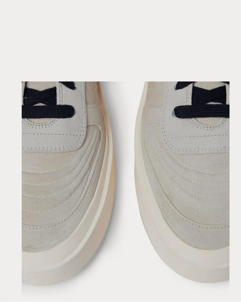 Skate Low Suede  Cream low top sneakers