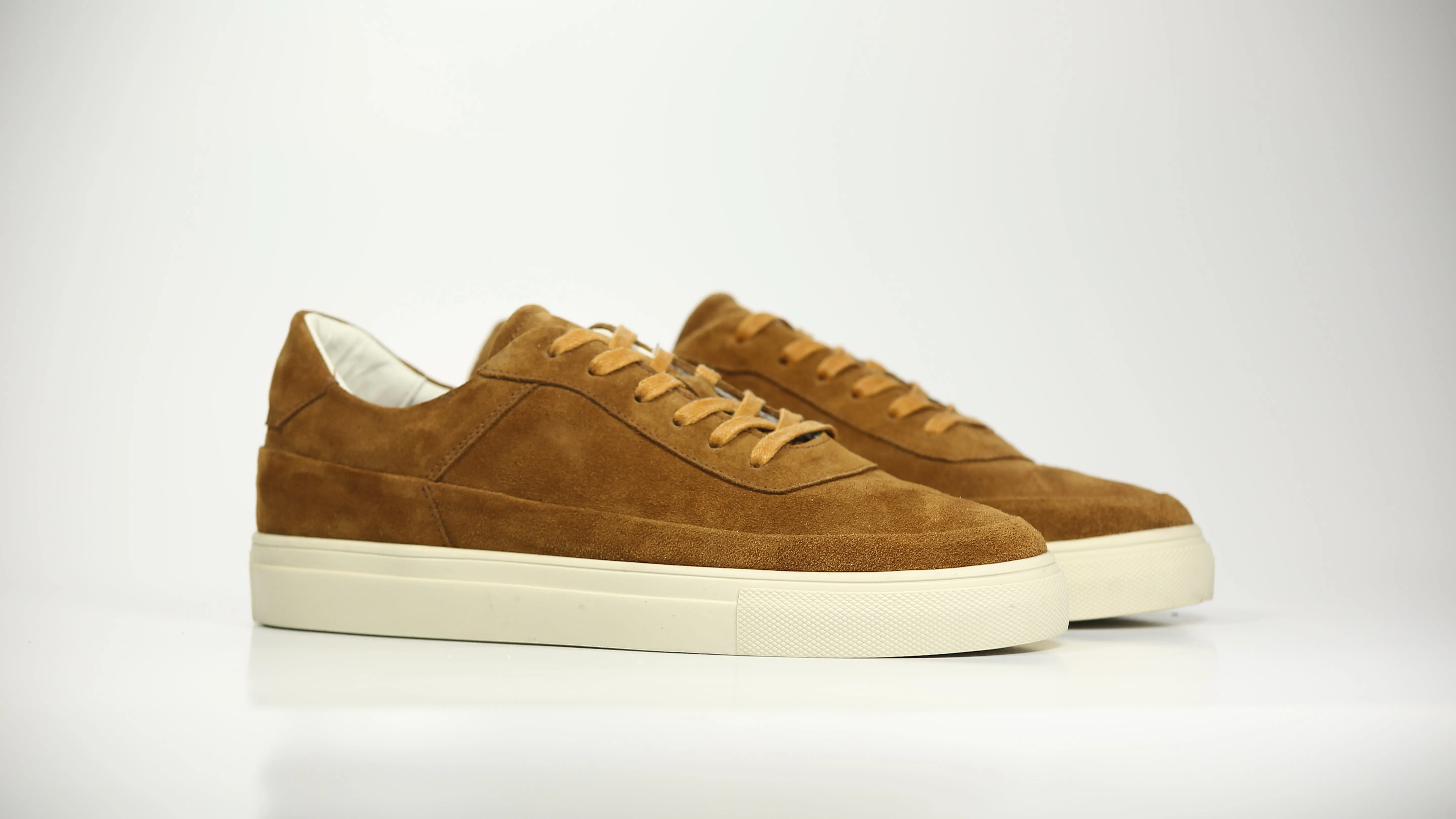 Sneakers SATURNE en daim cognac