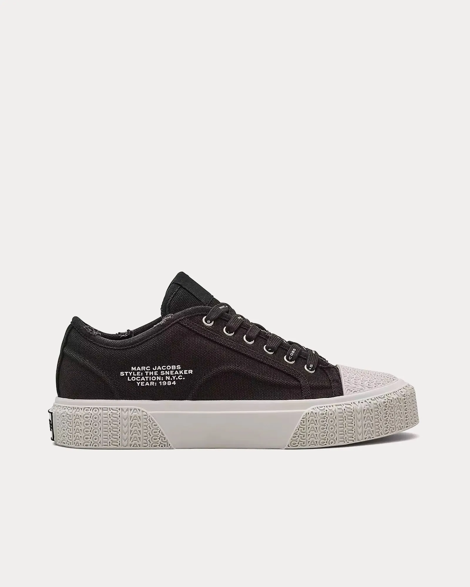 The Sneaker Black / White Low Top Sneakers