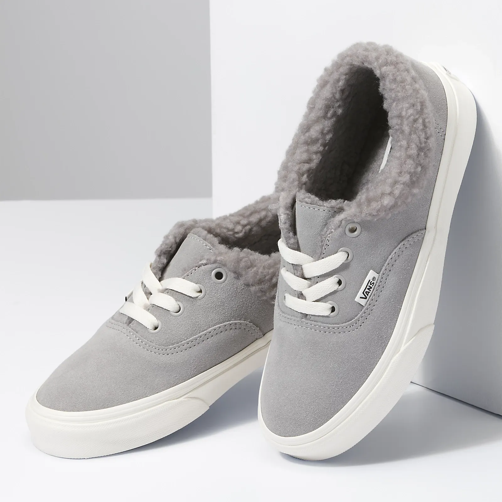 Vans UA Authentic Sherpa Cozy Hug Grey VN0A5JMRGRY