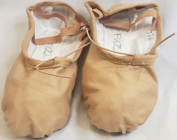 Wellesley -- Canvas Split Sole Ballet -- Flesh